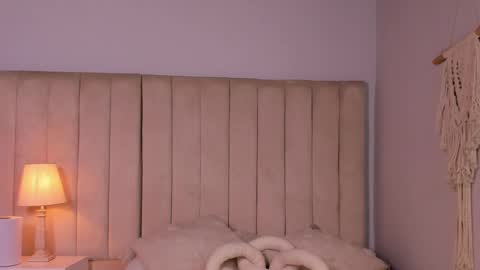 Snapshot of elise_diamond chatting on April 30, 2026, 12:39 am Elise diamond online show from April 30, 2026, 12:39 am