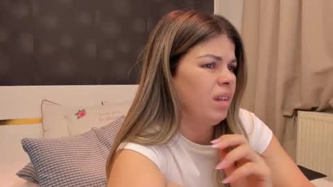 Elly online show from March 24, 2026, 10:48 pm