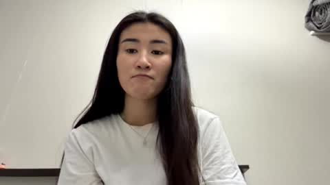 Mei online show from December 5, 2025, 10:13 am