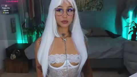 Snapshot of elissecinnamon_ chatting on July 11, 2026, 1:19 am Elissecinnamon online show from July 11, 2026, 1:19 am