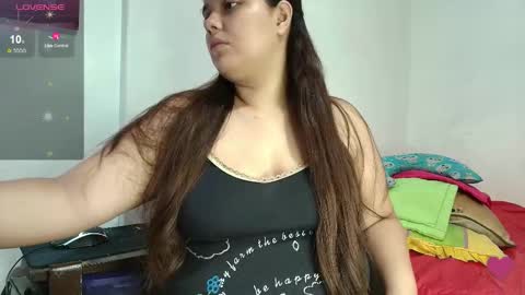 Snapshot of elisuarez_ chatting on September 25, 2025, 4:05 am Eliss online show from September 25, 2025, 4:05 am