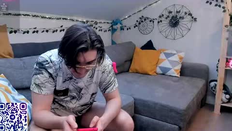 EliteEros online show from April 9, 2026, 2:00 pm