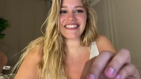 Stephanie online show from May 19, 2026, 1:56 am
