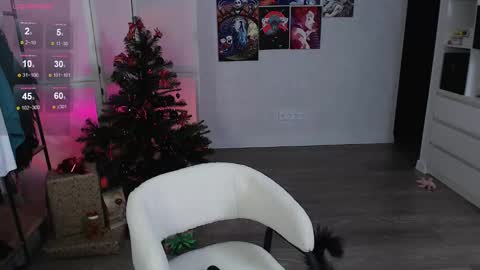 Snapshot of eliza_benet_ chatting on January 11, 2025, 5:51 pm Ari online show from January 11, 2025, 5:51 pm