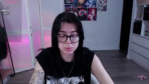 Snapshot of eliza_benet_ chatting on January 22, 2025, 1:31 am Ari online show from January 22, 2025, 1:31 am