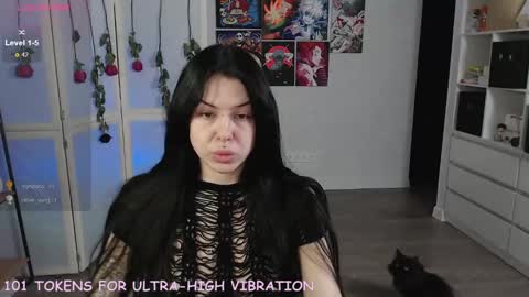 Snapshot of eliza_benet_ chatting on March 12, 2025, 4:02 pm Ari online show from March 12, 2025, 4:02 pm