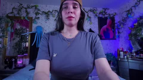 Elizabeth online show from January 16, 2025, 7:20 pm