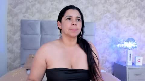 Snapshot of elizabeth_colleman chatting on December 28, 2024, 2:22 am Elizabeth online show from December 28, 2024, 2:22 am