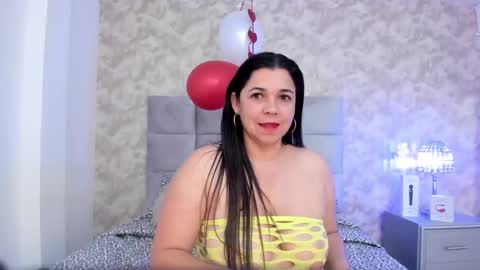 Snapshot of elizabeth_colleman chatting on February 21, 2025, 1:22 am Elizabeth online show from February 21, 2025, 1:22 am