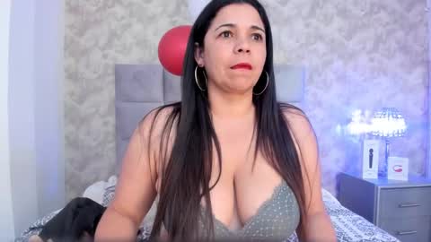 Snapshot of elizabeth_colleman chatting on March 3, 2025, 1:10 am Elizabeth online show from March 3, 2025, 1:10 am