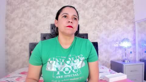 Snapshot of elizabeth_colleman chatting on October 23, 2025, 9:35 pm Elizabeth online show from October 23, 2025, 9:35 pm