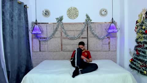 Girl Melanie And boys Neithan  Alex online show from December 29, 2024, 8:58 pm