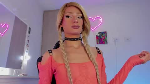 Snapshot of elizabeth_jones_01 chatting on November 13, 2025, 10:14 am Eli online show from November 13, 2025, 10:14 am