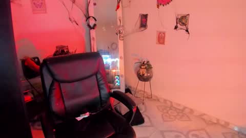 Elizabeth Martinez online show from October 20, 2025, 6:19 pm