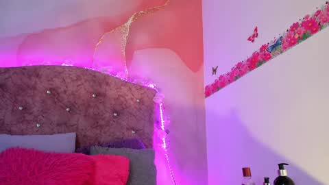 Snapshot of elizabeth_roman chatting on January 4, 2025, 3:07 am Montserrath online show from January 4, 2025, 3:07 am