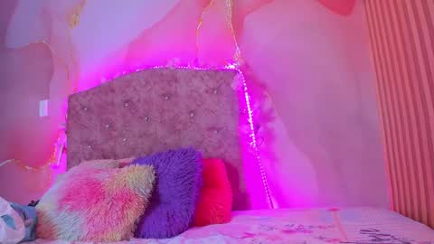 Snapshot of elizabeth_roman chatting on February 19, 2025, 3:06 am Montserrath online show from February 19, 2025, 3:06 am