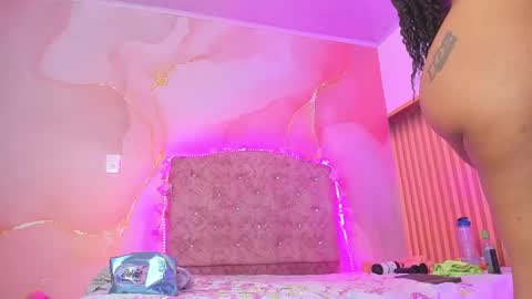 Snapshot of elizabeth_roman chatting on February 21, 2025, 9:45 am Montserrath online show from February 21, 2025, 9:45 am