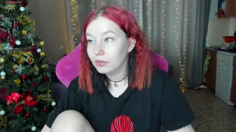 Snapshot of elizabethflowerr chatting on January 21, 2025, 4:54 am Eli online show from January 21, 2025, 4:54 am