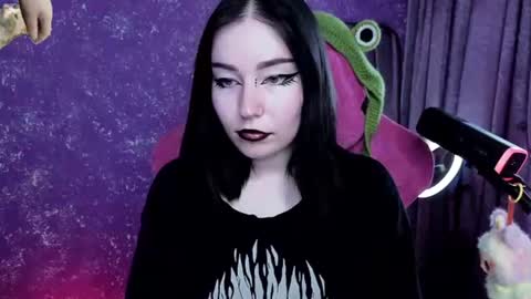 Snapshot of elizabethflowerr chatting on June 24, 2026, 1:59 am Eli online show from June 24, 2026, 1:59 am