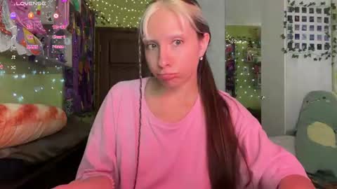 Snapshot of elizabethh_brown chatting on August 6, 2026, 3:47 pm elizabethh_brown online show from August 6, 2026, 3:47 pm