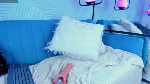 elizbeth_777 online show from February 7, 2025, 11:55 pm