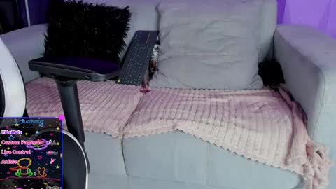 elizbeth_777 online show from February 12, 2025, 2:21 pm