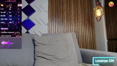 elizbeth_777 online show from February 24, 2025, 10:25 pm