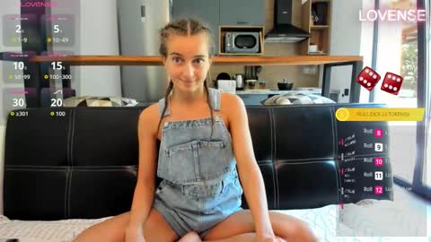 Snapshot of elizsweet chatting on September 30, 2025, 10:20 am Eliz                               online show from September 30, 2025, 10:20 am