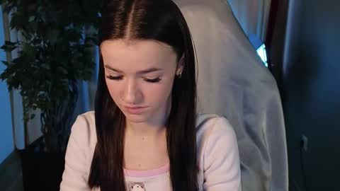 Snapshot of elizzza_ chatting on October 17, 2025, 5:21 am elizzza_ online show from October 17, 2025, 5:21 am