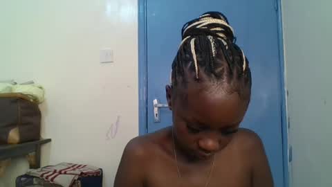 Snapshot of ella8_ chatting on June 15, 2026, 1:52 am ella8_ online show from June 15, 2026, 1:52 am