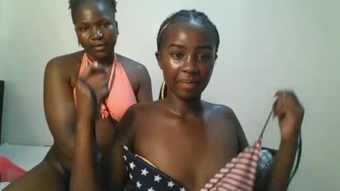 Snapshot of ella8_ chatting on June 29, 2026, 7:25 am ella8_ online show from June 29, 2026, 7:25 am