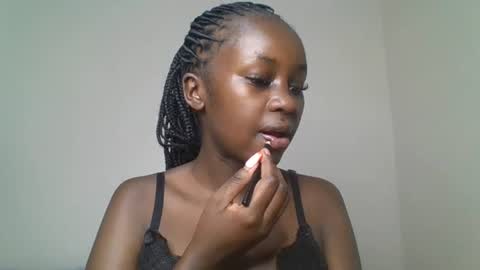 Snapshot of ella8_ chatting on July 19, 2026, 9:24 am ella8_ online show from July 19, 2026, 9:24 am