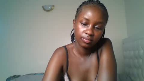 Snapshot of ella8_ chatting on July 24, 2026, 12:08 am ella8_ online show from July 24, 2026, 12:08 am