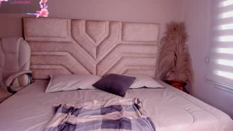 Snapshot of ella__olmos chatting on May 21, 2026, 2:46 pm Ella Olmos online show from May 21, 2026, 2:46 pm