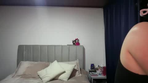 Snapshot of ella_aq chatting on April 23, 2026, 5:41 am Ella online show from April 23, 2026, 5:41 am