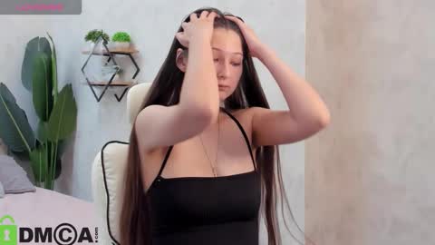 Ella online show from November 6, 2025, 1:39 am