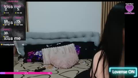 Chloe online show from April 18, 2026, 9:15 pm