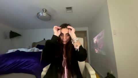 ella_ella_ella_ay online show from October 7, 2025, 2:09 am