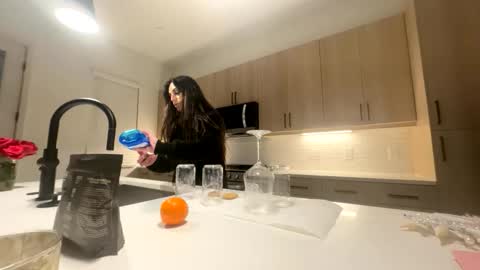 ella_ella_ella_ay online show from January 19, 2026, 1:20 am