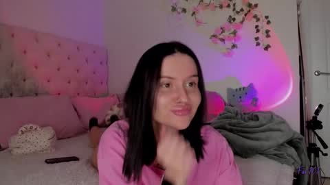 ELLA online show from November 2, 2025, 9:00 am