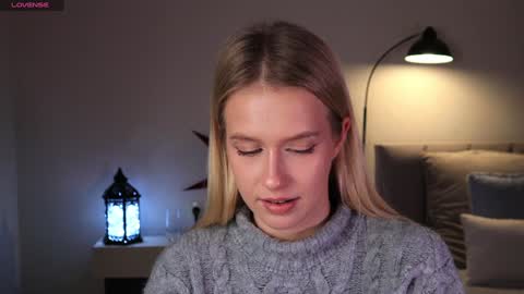 Ella online show from December 1, 2024, 9:04 pm