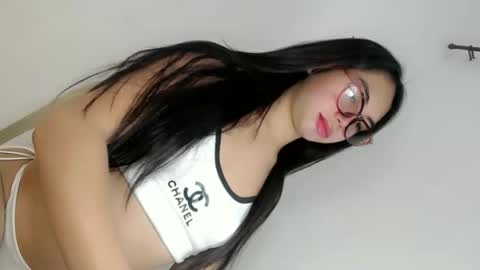 Snapshot of ella_walkerxxx chatting on May 7, 2026, 11:32 pm ella_walkerxxx online show from May 7, 2026, 11:32 pm