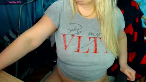 Snapshot of ellabella36dd chatting on February 14, 2026, 11:56 pm IsaBella online show from February 14, 2026, 11:56 pm