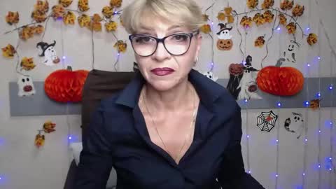 EllaBonito online show from November 11, 2025, 6:35 am