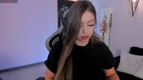 Snapshot of ellaclark chatting on December 9, 2024, 6:57 pm EllaClark online show from December 9, 2024, 6:57 pm