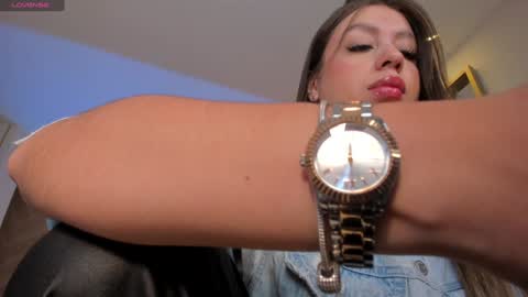 Snapshot of ellaclark chatting on December 15, 2024, 11:01 am EllaClark online show from December 15, 2024, 11:01 am