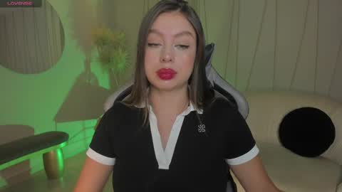 Snapshot of ellaclark chatting on March 6, 2025, 6:48 pm EllaClark online show from March 6, 2025, 6:48 pm