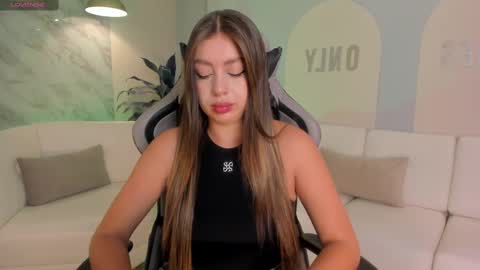 Snapshot of ellaclark chatting on March 8, 2025, 6:26 pm EllaClark online show from March 8, 2025, 6:26 pm