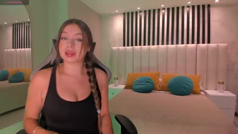 Snapshot of ellaclark chatting on March 9, 2025, 11:14 am EllaClark online show from March 9, 2025, 11:14 am