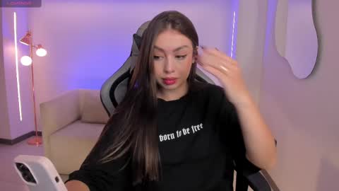 Snapshot of ellaclark chatting on September 18, 2025, 6:54 pm EllaClark online show from September 18, 2025, 6:54 pm